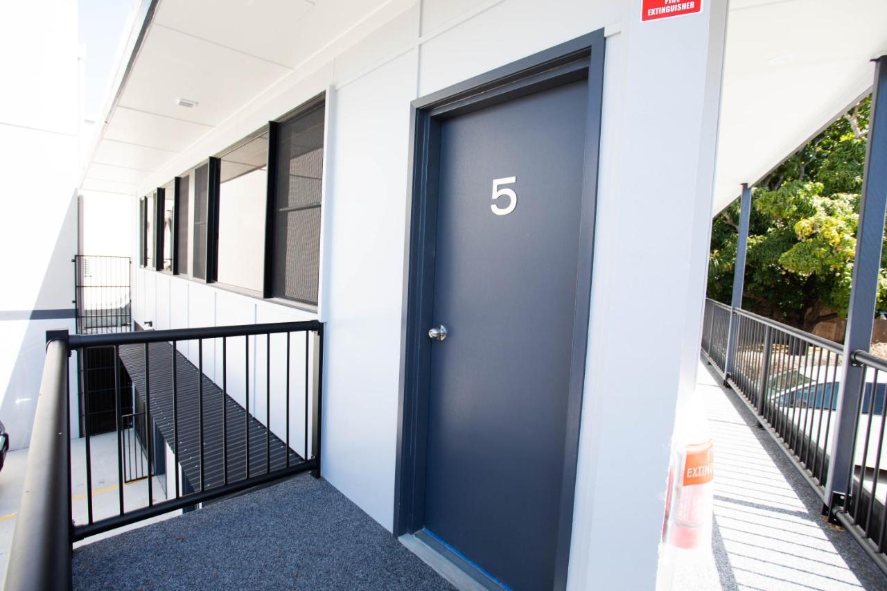 Airlie Sun & Sand Accommodation #5 에일리비치 외부 사진