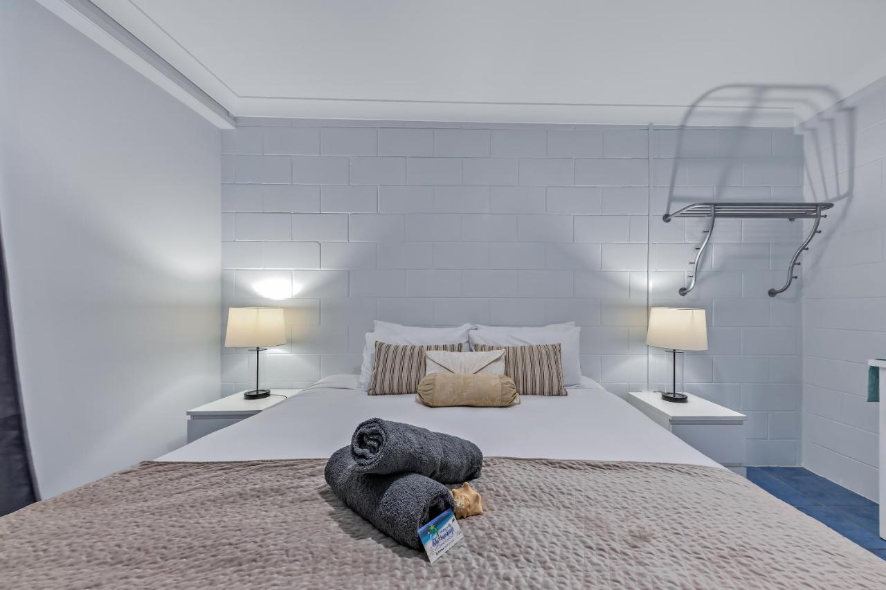 Airlie Sun & Sand Accommodation #5 에일리비치 외부 사진