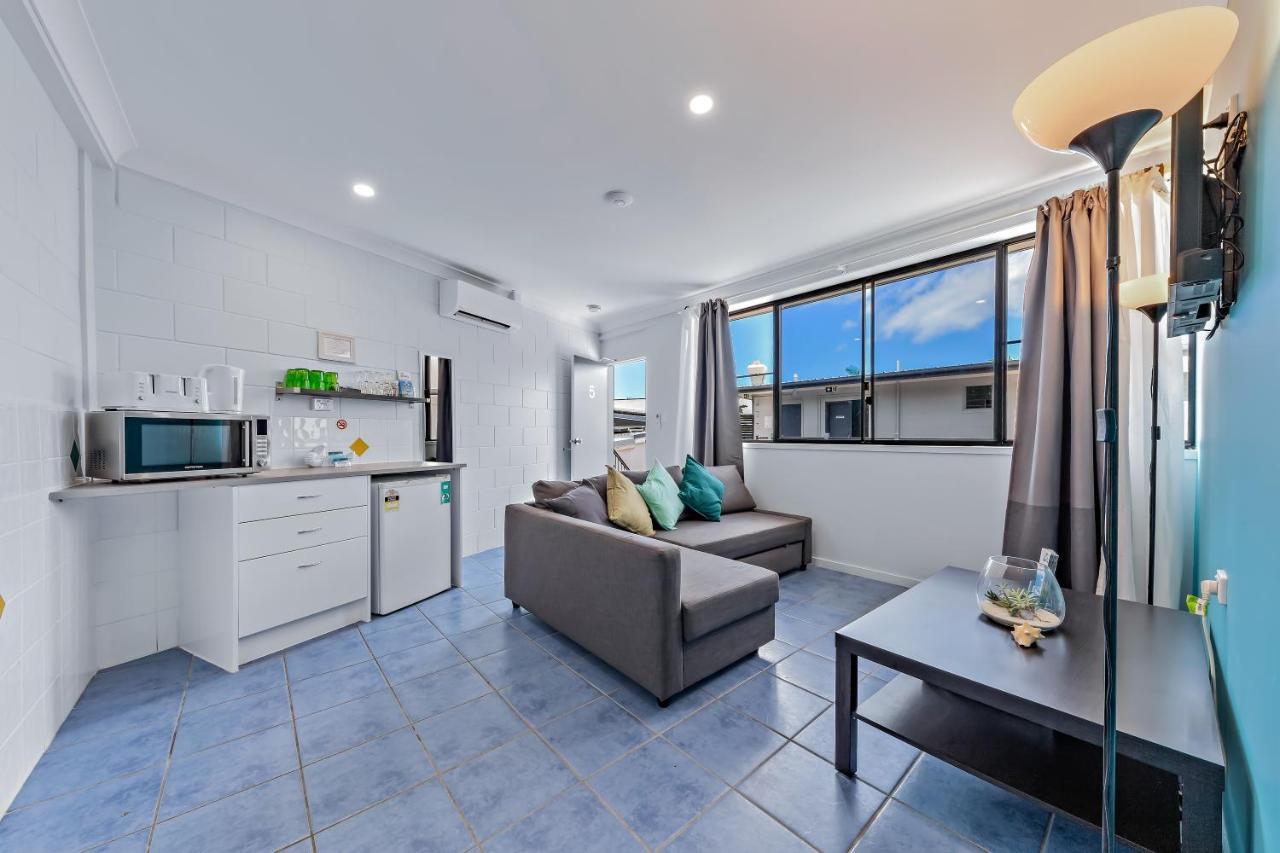 Airlie Sun & Sand Accommodation #5 에일리비치 외부 사진