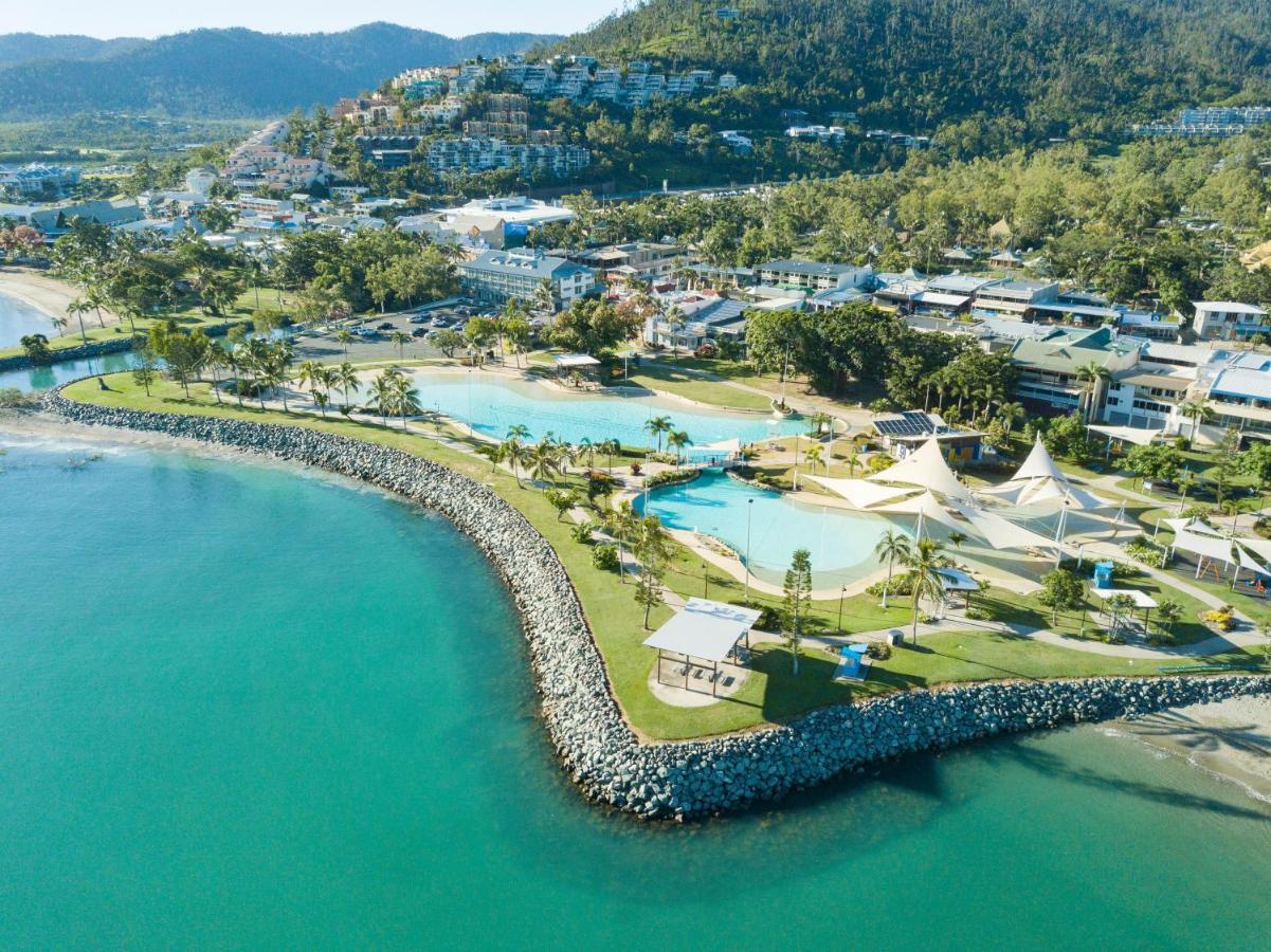Airlie Sun & Sand Accommodation #5 에일리비치 외부 사진